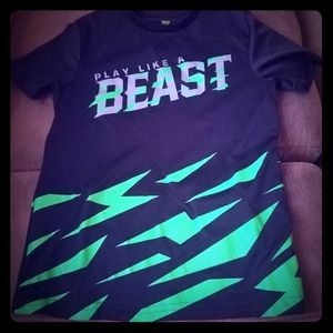 Tek gear boys small 8 dri fit t-shirt